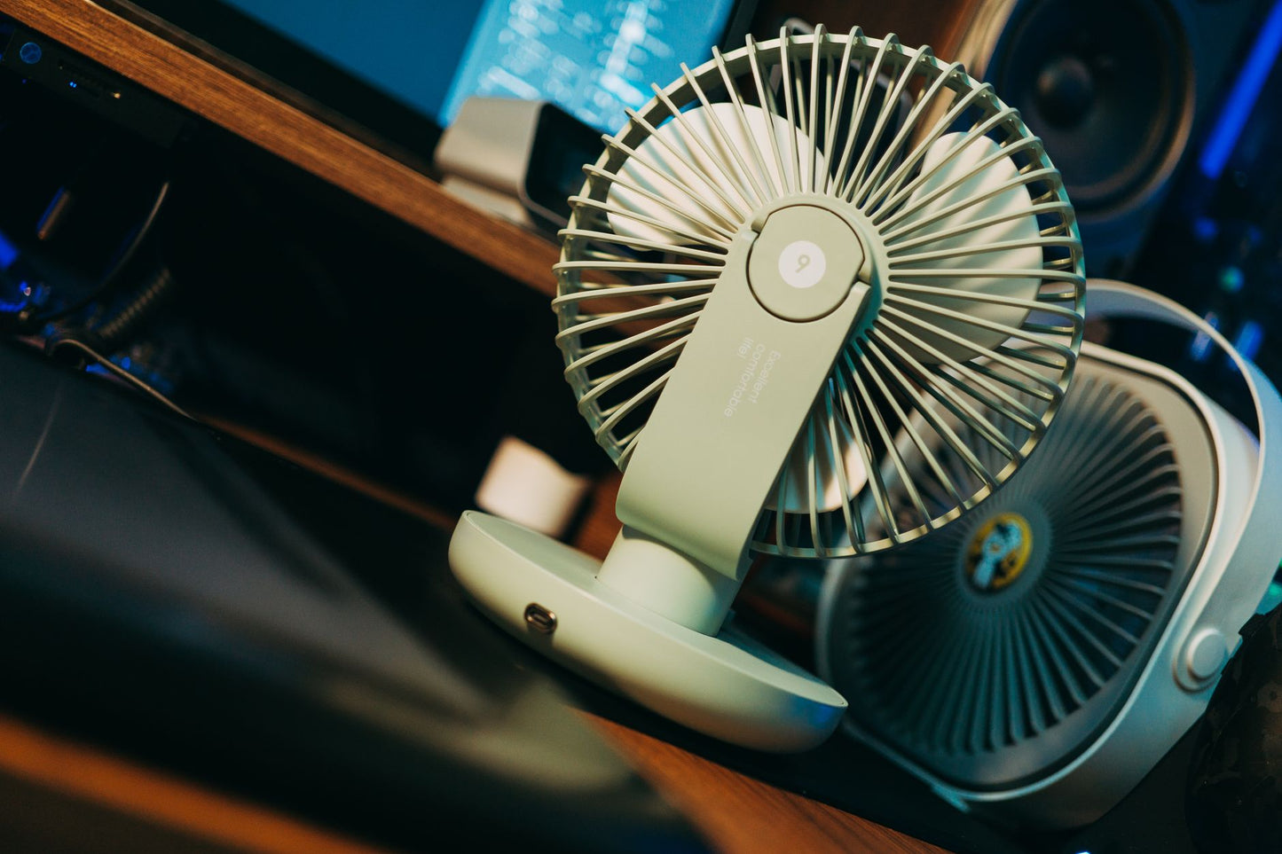 Lifestyle — Silent Desktop USB Fan
